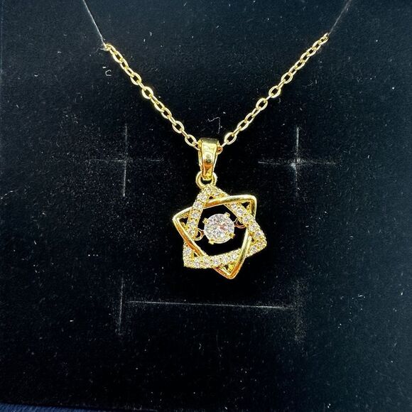 NIB 16" Gold tone, stainless steel "star of david", cz diamond necklace! - Picture 9 of 9